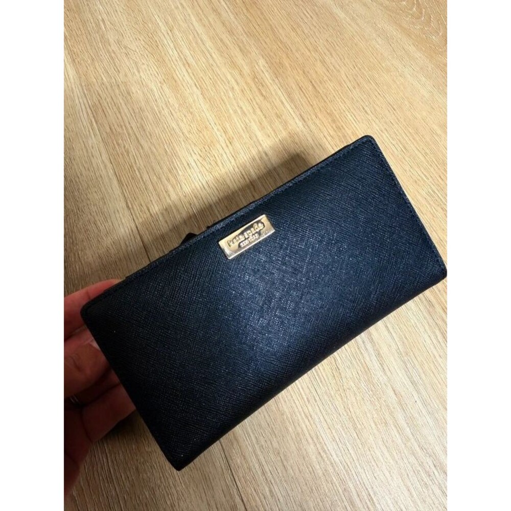 Kate spade large slim bifold wallet black leather